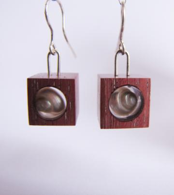 Earrings Purpleheart wood with Pearly Umboniums : $38