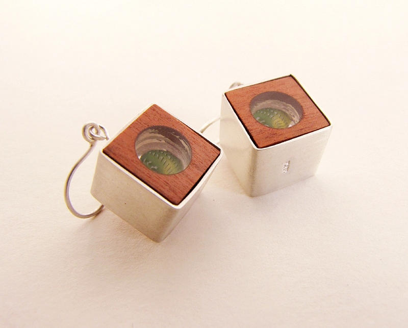 Earrings Silver, Pink Ivory wood and Emerald Nerite : $38