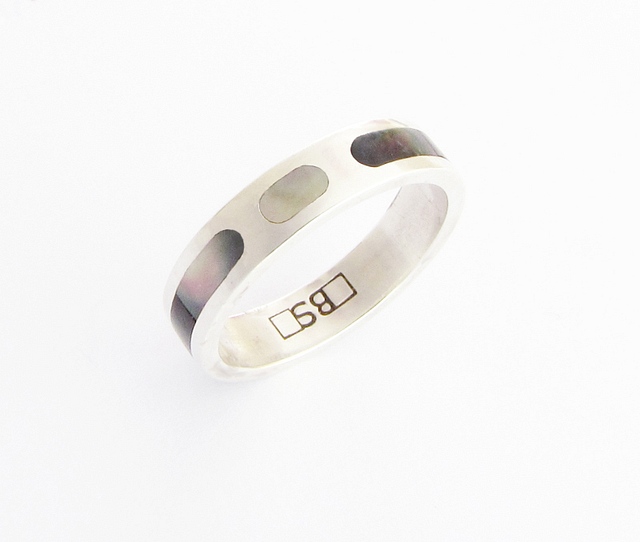 Wedding Band Ring - White Gold with Black mother of pearl inlay